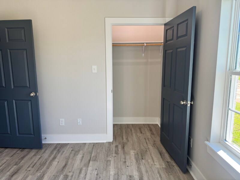 Building Photo - 324-A Anne St