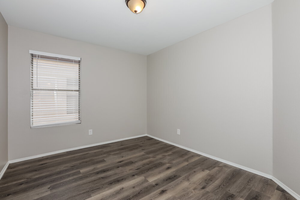 Building Photo - 1101 E Desert Rose Trail