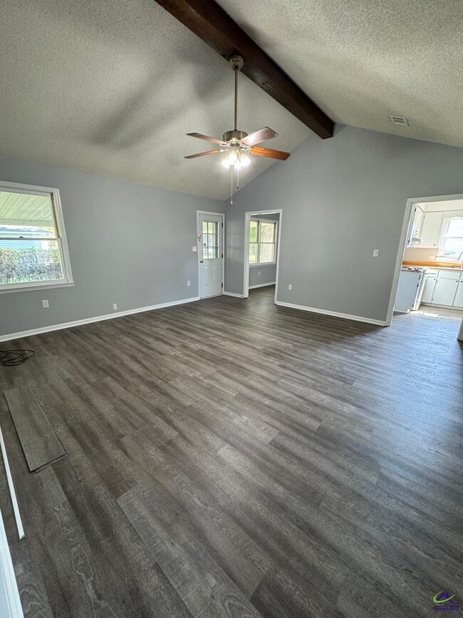 Building Photo - 700 Fieldstone Rd