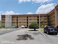 Building Photo - Welcome to Tampa Racquet Club – Where Comf...