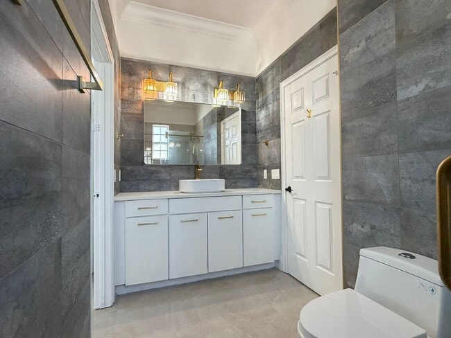 Building Photo - 2006 Pirie Pl