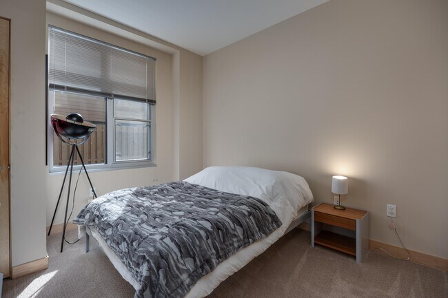 Building Photo - 309 W Washington Ave