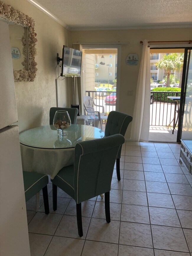 Building Photo - 40 Folly Field Rd