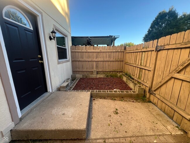 Building Photo - 8392 Punto Alto Dr