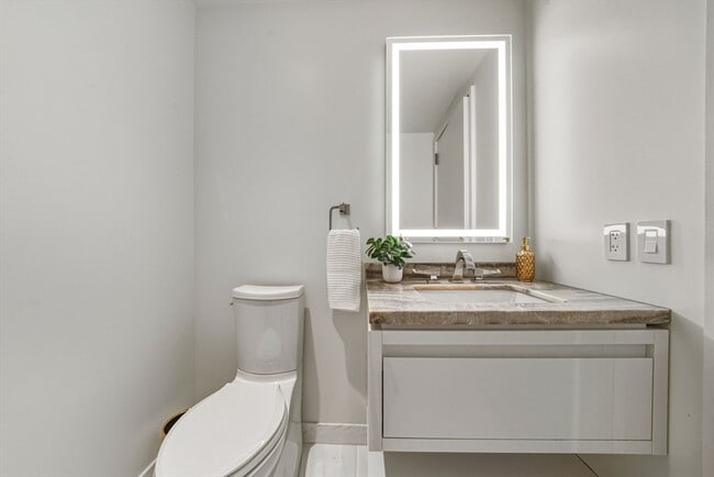 Building Photo - 150 Seaport Blvd