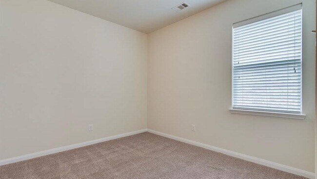 Building Photo - 13033 Tobin Dr