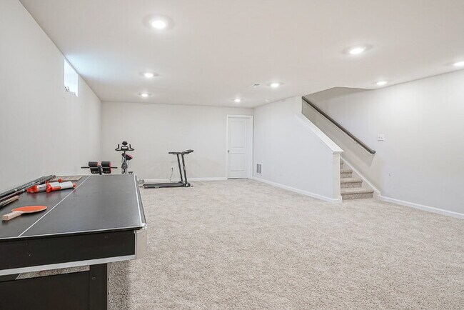 Building Photo - 32 Westmont Dr