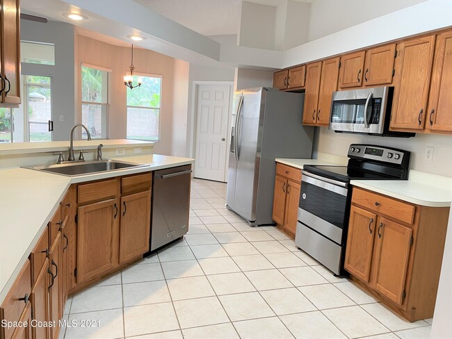 Building Photo - 7016 Hammock Trace Dr
