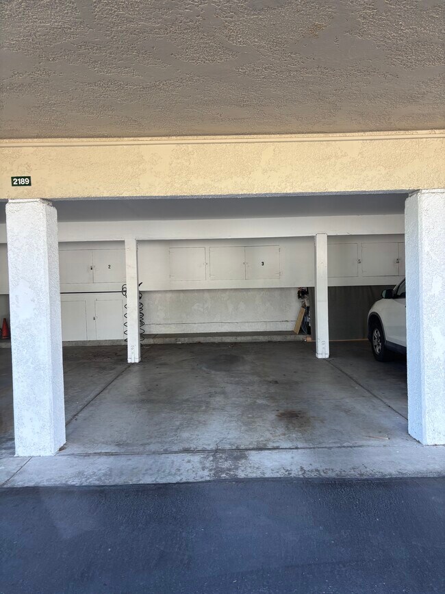 Building Photo - 2280 Via Mariposa W