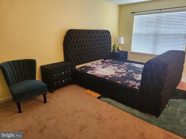 Building Photo - 20934 Freedom Run Dr