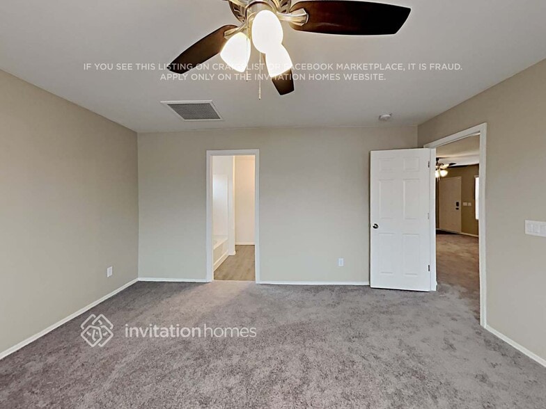 Building Photo - 927 S 239th Ln