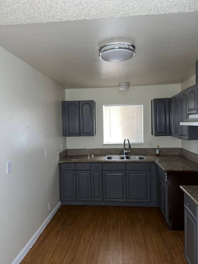 Building Photo - Adelanto Family Neighborhood! $2,100 3 Bed...