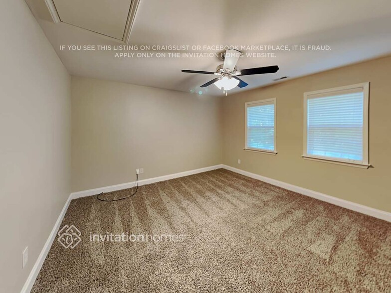 Building Photo - 2611 Meadow Ln