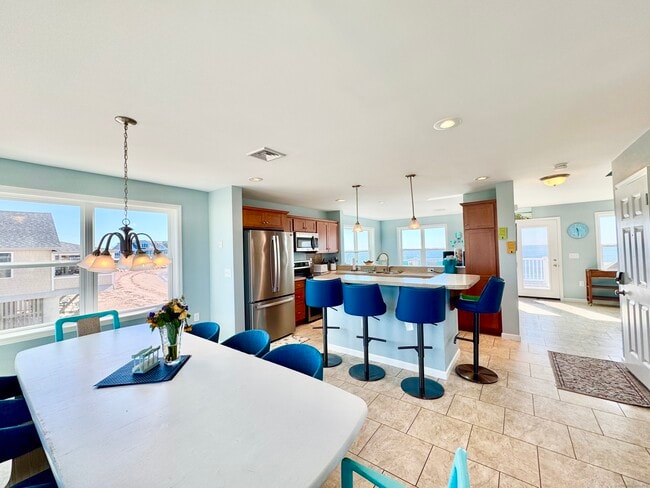 Building Photo - 39 Circle Beach Rd