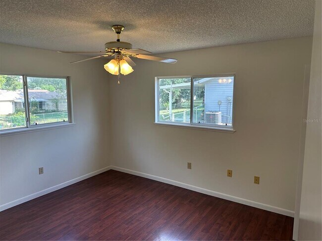 Building Photo - 11143 SW 78th Ave