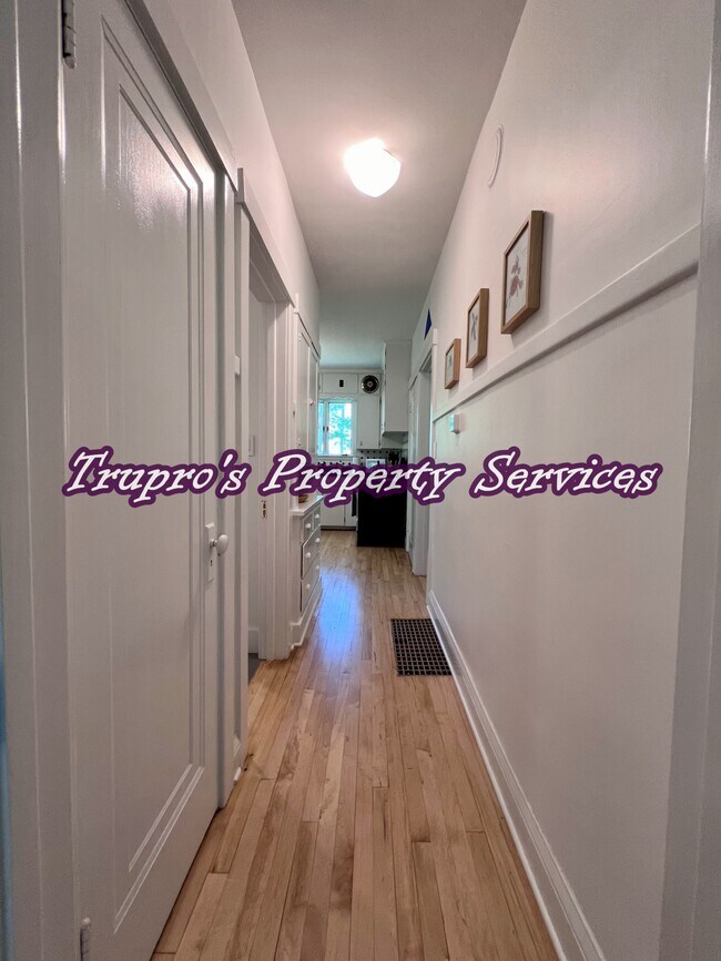 Building Photo - 13844 S Log Cabin Rd