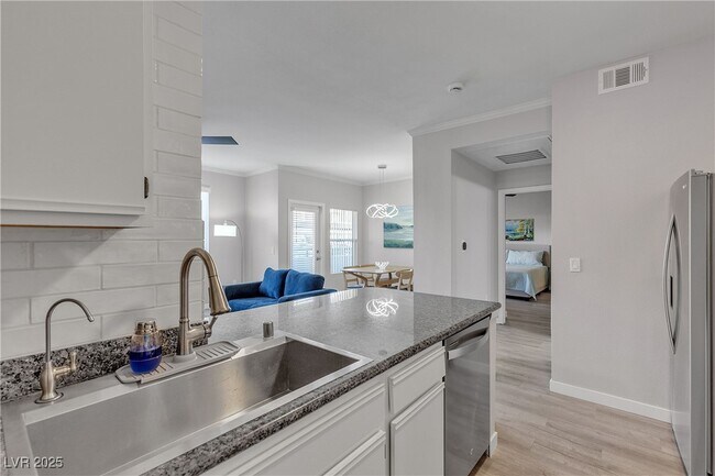 Building Photo - 2900 Sunridge Heights Pkwy