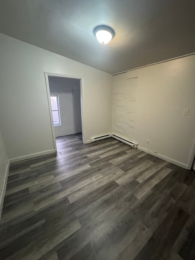 Building Photo - 812-814 Central Ave