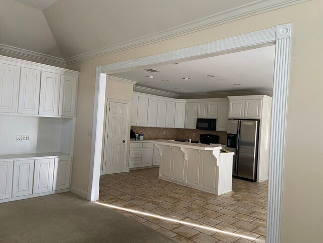 Building Photo - 308 Thatcher Ln