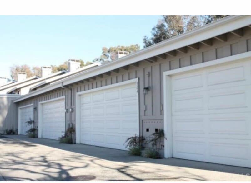 Building Photo - 340 Spinnaker Way