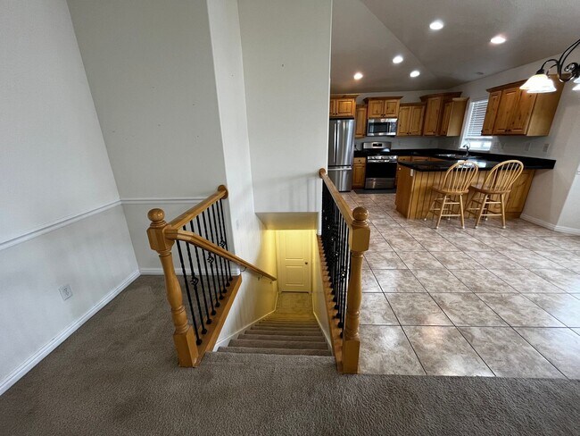 Building Photo - Beautiful 6 Bedroom/3.5 Bath Home in Springville!