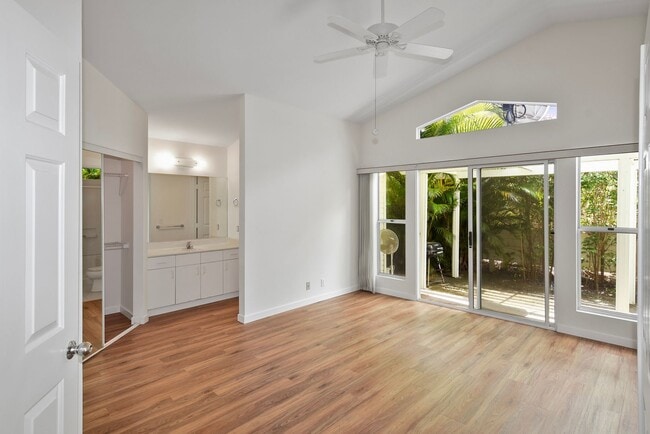 Building Photo - ***Pines II 2 Bedroom 2 Bath Fully Furnish...