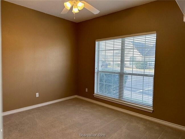 Building Photo - 219 Fraternity Row