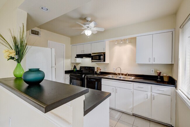 Building Photo - 6422 Burgoyne Dr.