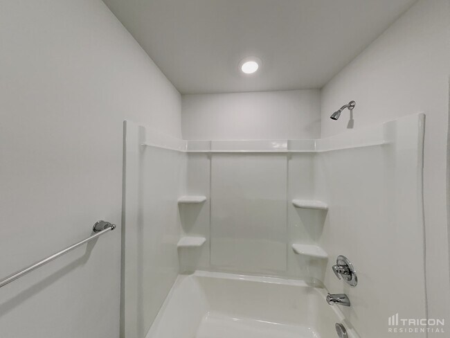Building Photo - 3765 Streamside Dr