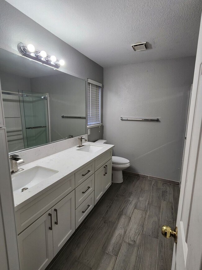 Building Photo - 1609 Cashmere Dr