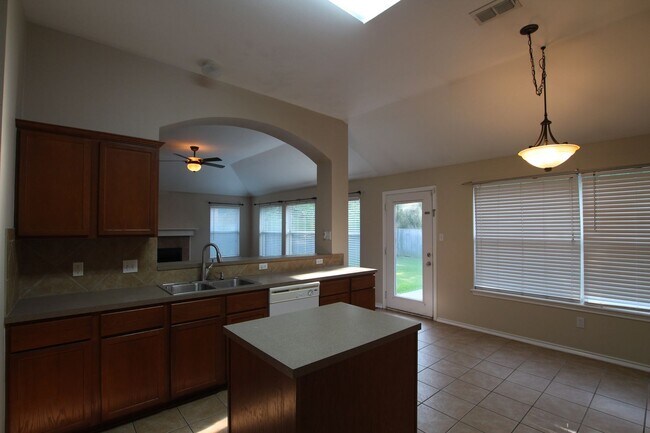Building Photo - Coming Soon! 3 Bedroom 2 Bathroom Home in ...