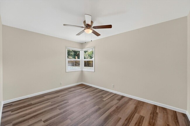 Building Photo - Charming Fullerton Cul-de-Sac Home with Large Yard & Detached Garage