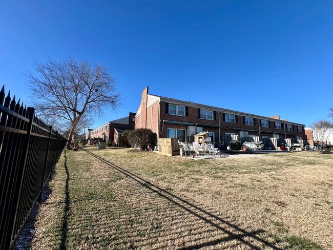 Building Photo - ***Waterfront Condo W/S/T INCLUDED!