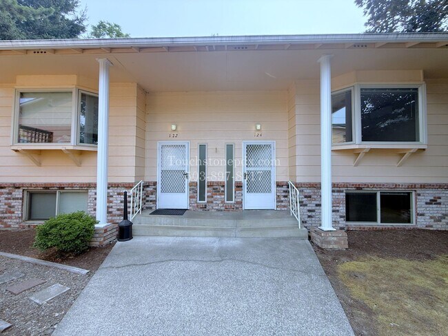 Building Photo - 120 SE 176th Pl
