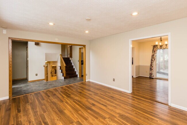 Building Photo - 5334 Tara Hill Dr