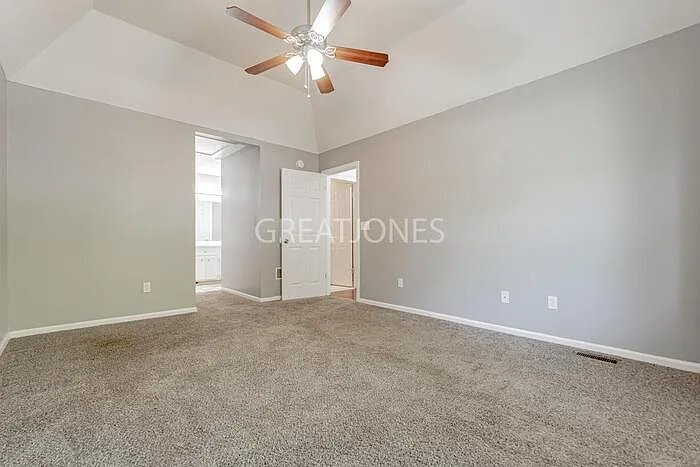 Building Photo - 105 W Sparrowood Run
