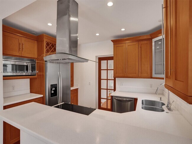 Building Photo - 527 SW 20th Rd