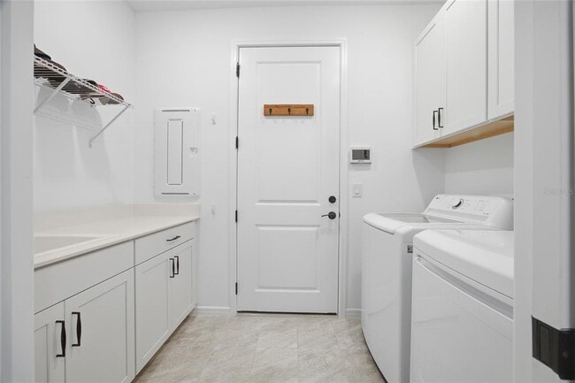 Building Photo - 6176 SW 93rd Ave