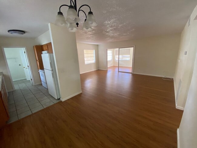 Building Photo - 2 Bedrooms 2 baths Orange City