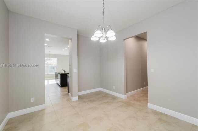 Building Photo - 1183 NW Leonardo Cir