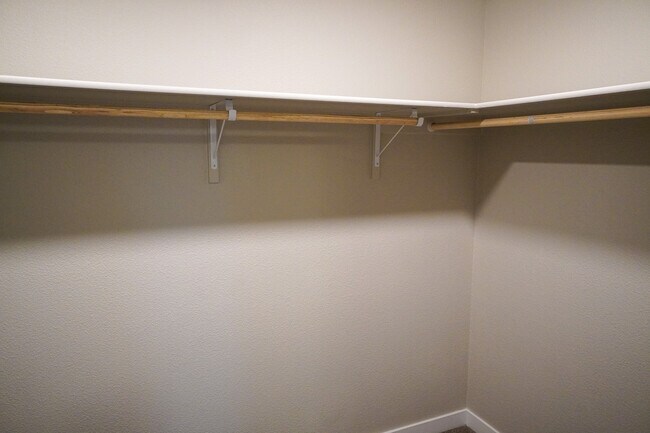 Building Photo - 3154 N Greengate Way