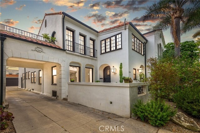 Building Photo - 156 N Orange Dr
