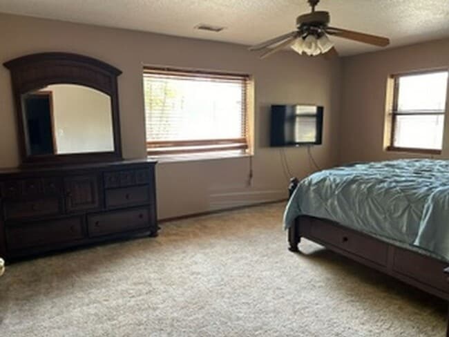 Building Photo - FURNISHED RENTAL, 3 bedroom with 4 car garage