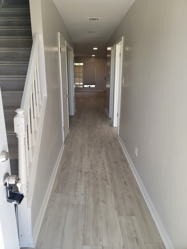 Building Photo - 3429 Malabar Rd