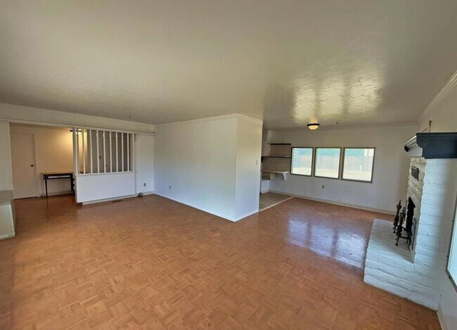 Building Photo - South Fork Rental Home