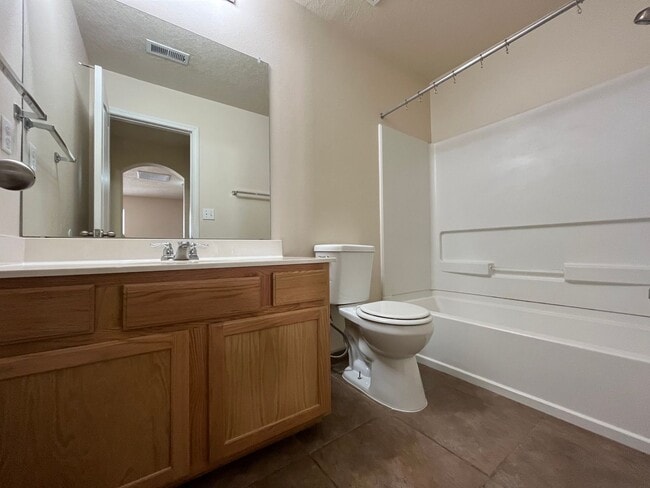 Building Photo - Spacious 3 Bedroom 2.5 Bathroom Home In Victory Hills!