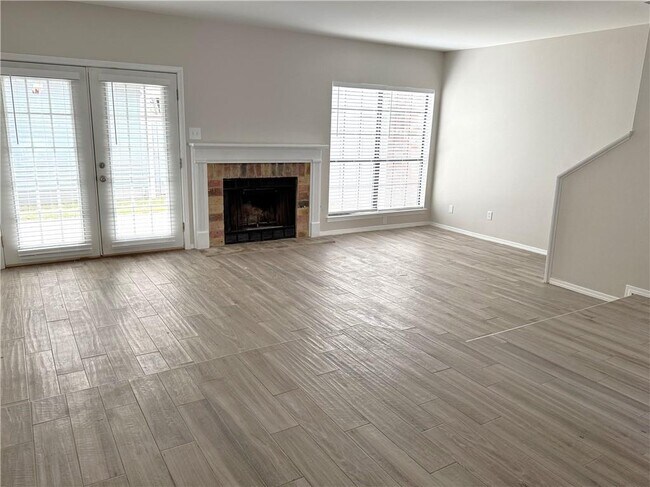 Building Photo - 5900 Grelot Rd