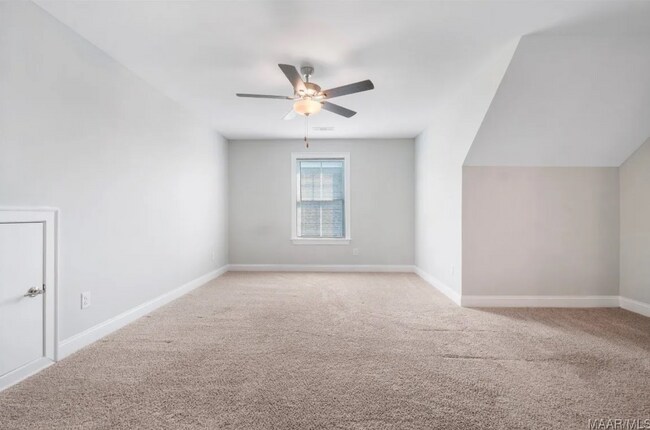 Building Photo - 994 Pearl Dr