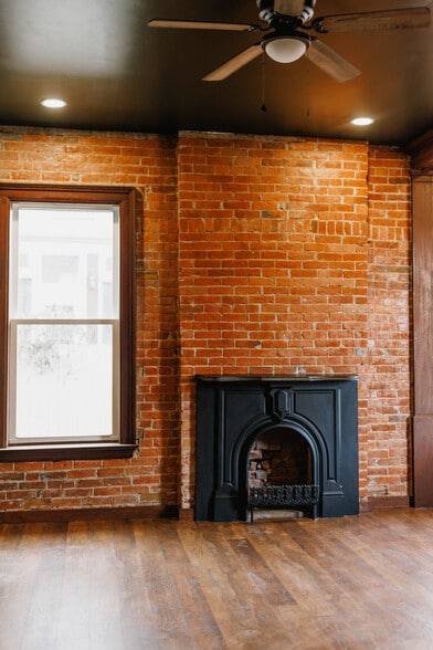 Building Photo - 503 Church St