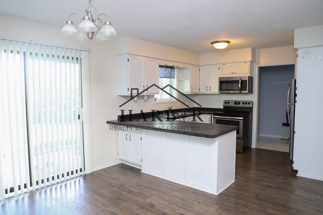 Building Photo - 3 bedroom Townhome in Eyota, MN Available ...